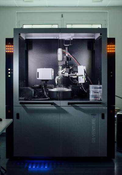 Single-crystal X-ray diffractometer Image